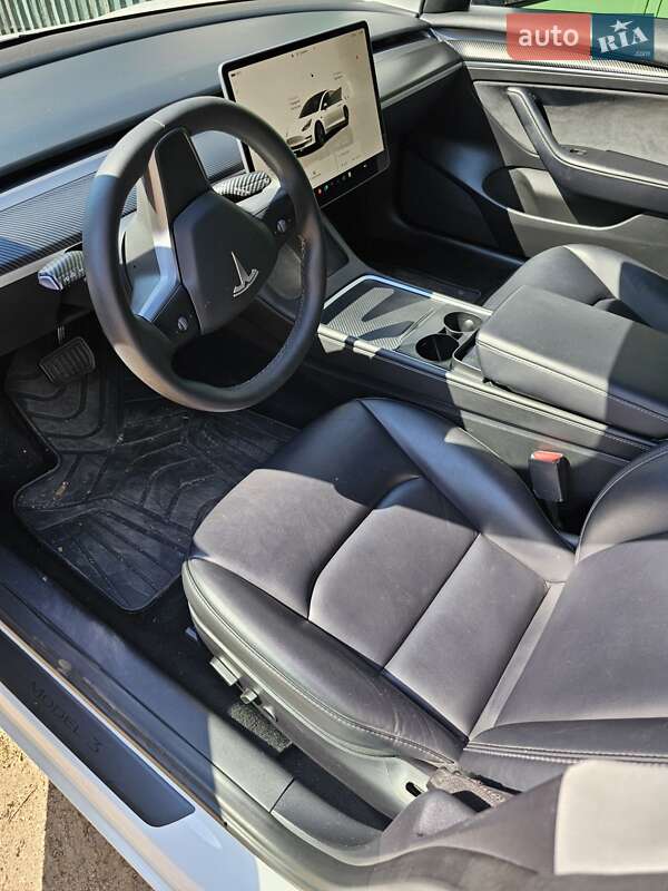 Седан Tesla Model 3 2022 в Вознесенську