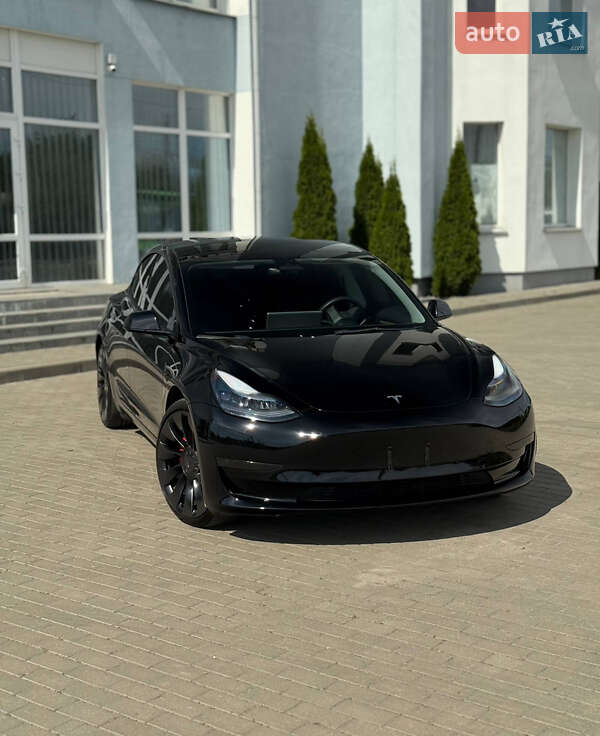 Седан Tesla Model 3 2023 в Житомирі