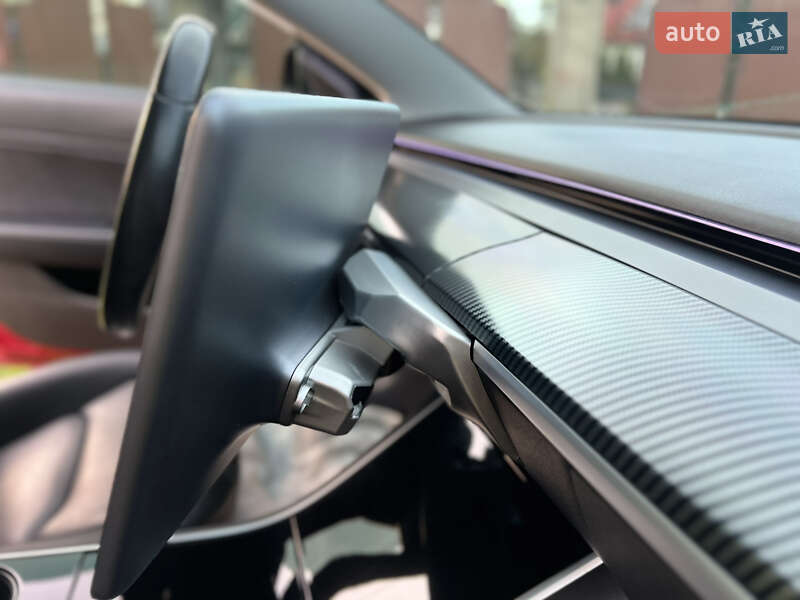 Седан Tesla Model 3 2018 в Львове