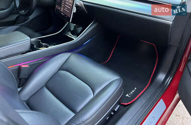 Седан Tesla Model 3 2018 в 