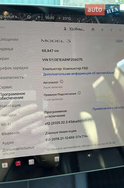 Седан Tesla Model 3 2022 в 