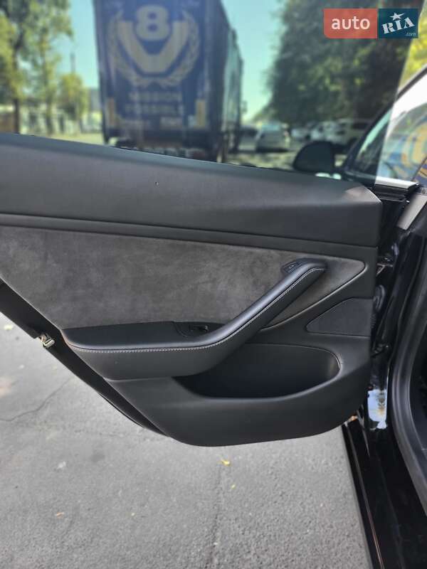 Седан Tesla Model 3 2020 в Одессе
