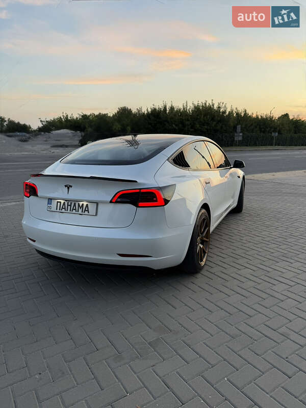 Седан Tesla Model 3 2021 в Белой Церкви