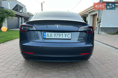 Седан Tesla Model 3 2019 в 