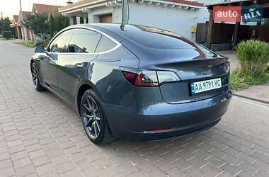 Седан Tesla Model 3 2019 в 