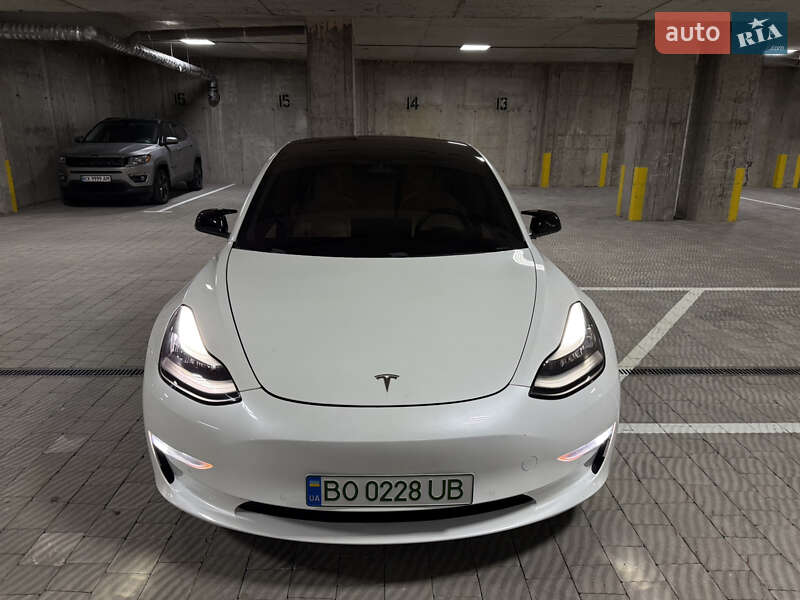 Седан Tesla Model 3 2018 в Тернополе фото 46 Седан Tesla Model 3 2018 в Тернополе