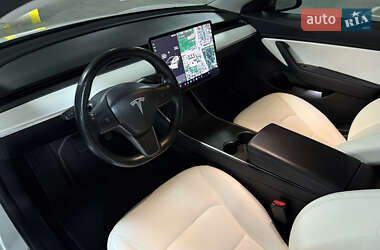 Седан Tesla Model 3 2018 в 
