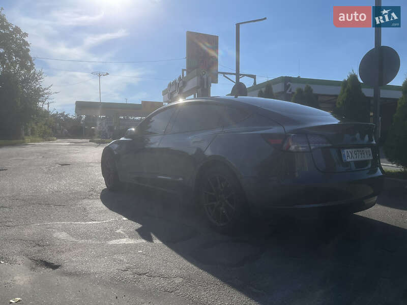 Седан Tesla Model 3 2021 в Харкові