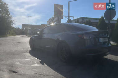 Седан Tesla Model 3 2021 в 