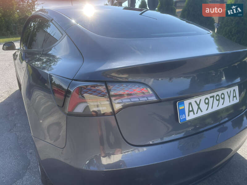 Седан Tesla Model 3 2021 в Харкові