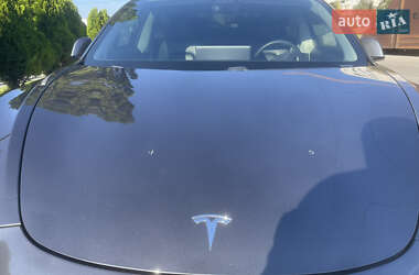 Седан Tesla Model 3 2021 в 