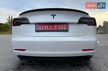 Седан Tesla Model 3 2019 в 