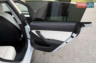 Седан Tesla Model 3 2019 в 