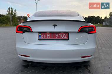 Седан Tesla Model 3 2019 в 