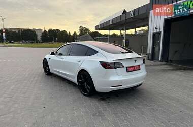 Седан Tesla Model 3 2019 в 