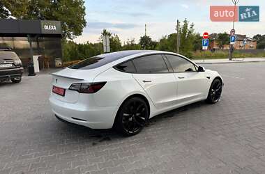 Седан Tesla Model 3 2019 в 