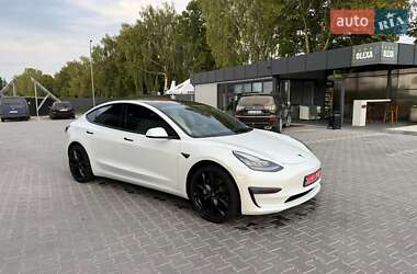 Седан Tesla Model 3 2019 в 