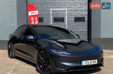 Седан Tesla Model 3 2024 в Киеве