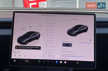 Седан Tesla Model 3 2024 в 