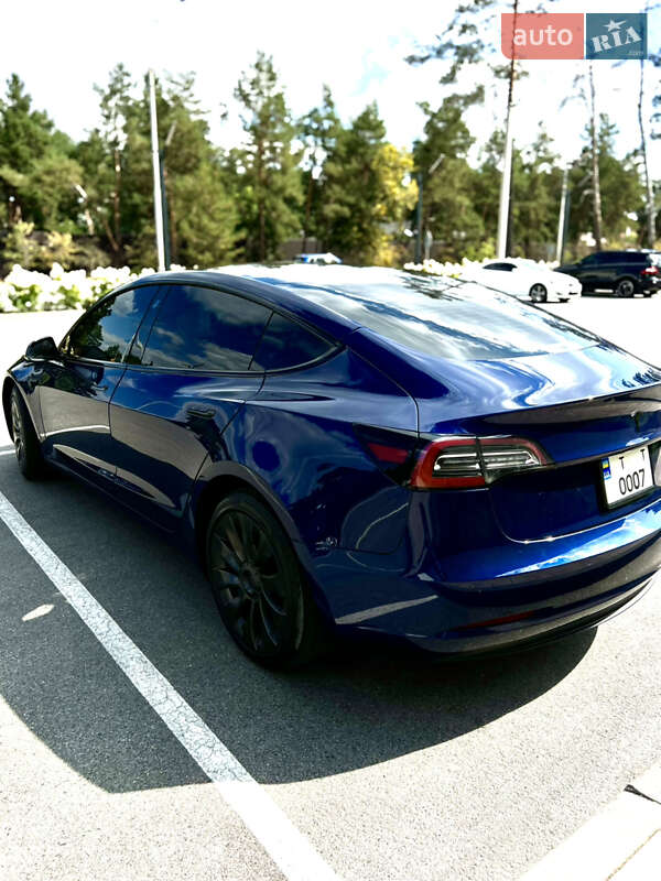 Седан Tesla Model 3 2019 в Киеве