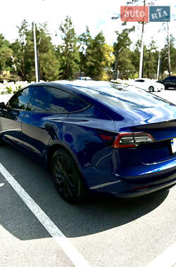 Седан Tesla Model 3 2019 в 