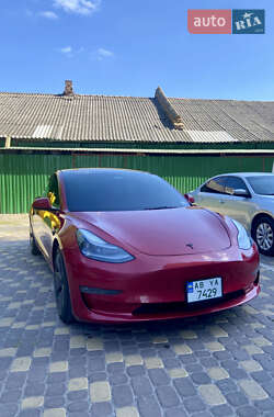 Седан Tesla Model 3 2022 в 