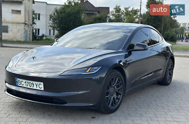 Седан Tesla Model 3 2024 в Львове