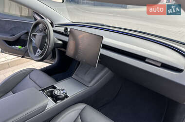 Седан Tesla Model 3 2024 в 