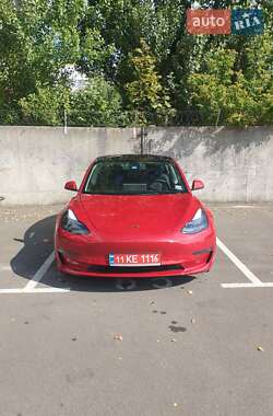 Седан Tesla Model 3 2023 в 