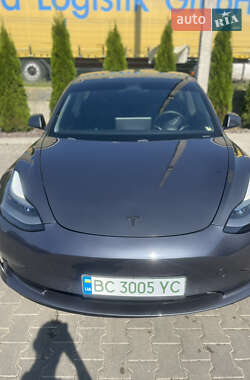 Седан Tesla Model 3 2021 в 