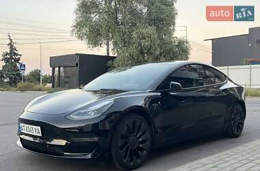 Седан Tesla Model 3 2022 в 