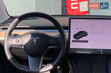 Седан Tesla Model 3 2021 в 