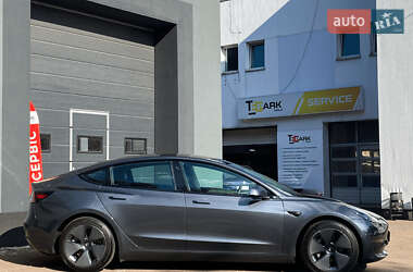 Седан Tesla Model 3 2021 в 
