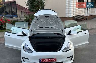 Седан Tesla Model 3 2021 в 