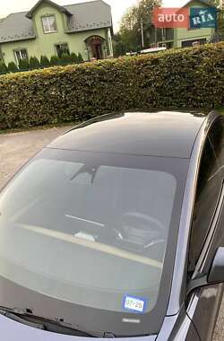 Седан Tesla Model 3 2023 в 