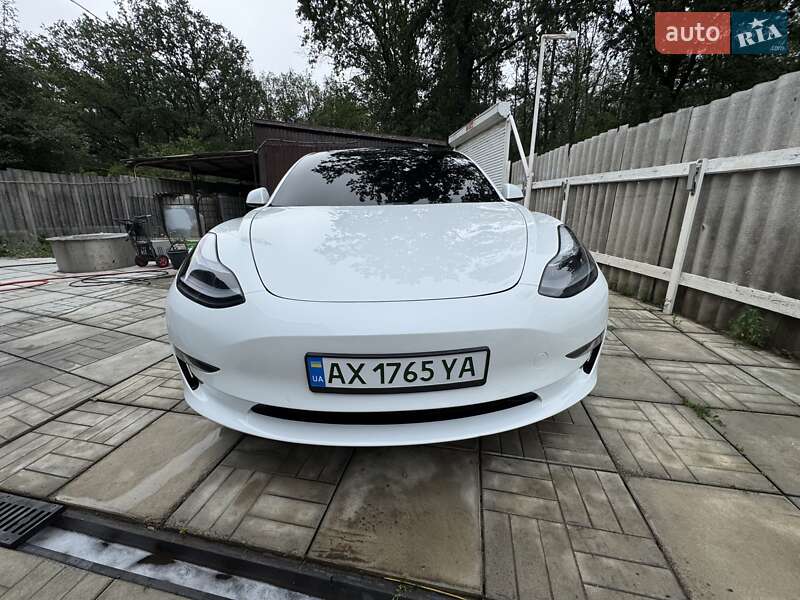 Седан Tesla Model 3 2021 в Харкові