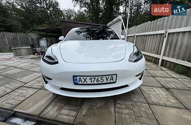 Седан Tesla Model 3 2021 в 