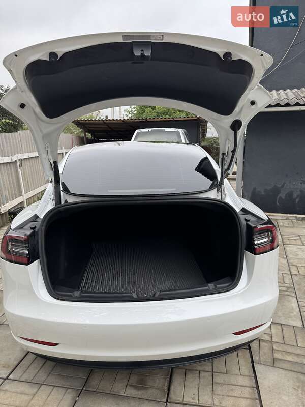 Седан Tesla Model 3 2021 в Харкові