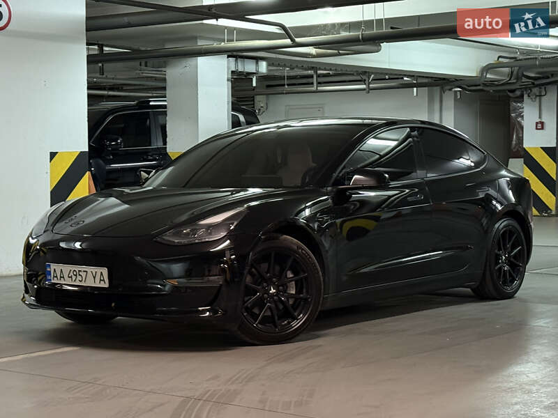 Седан Tesla Model 3 2021 в Днепре