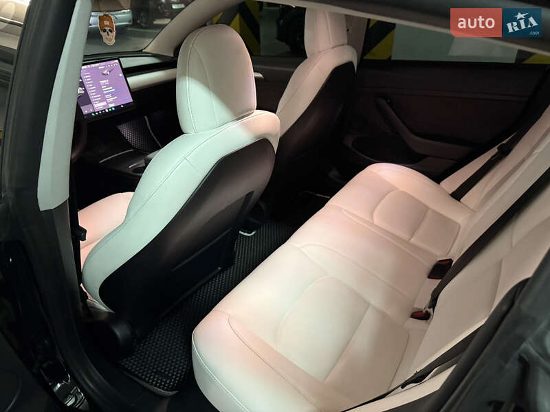 Седан Tesla Model 3 2021 в Днепре
