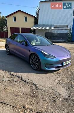 Седан Tesla Model 3 2021 в Киеве