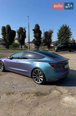 Седан Tesla Model 3 2021 в 