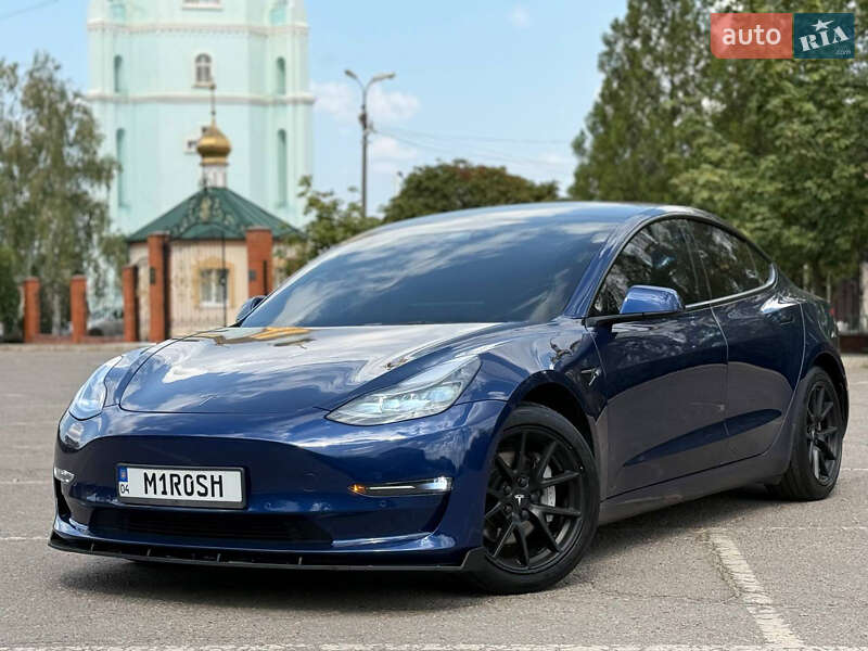 Седан Tesla Model 3 2021 в Кривом Роге