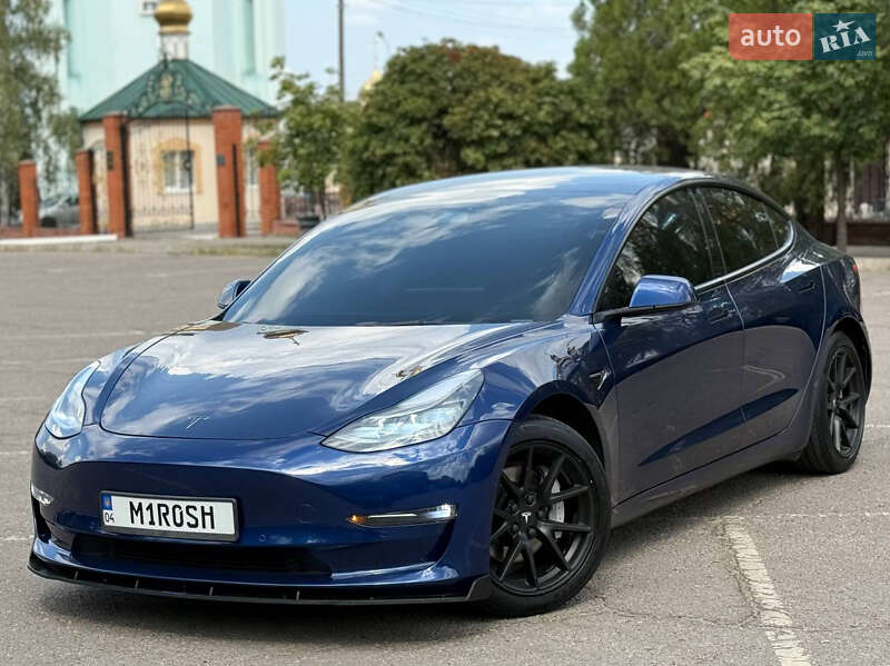 Седан Tesla Model 3 2021 в Кривом Роге