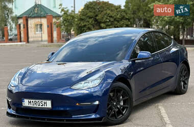 Седан Tesla Model 3 2021 в 