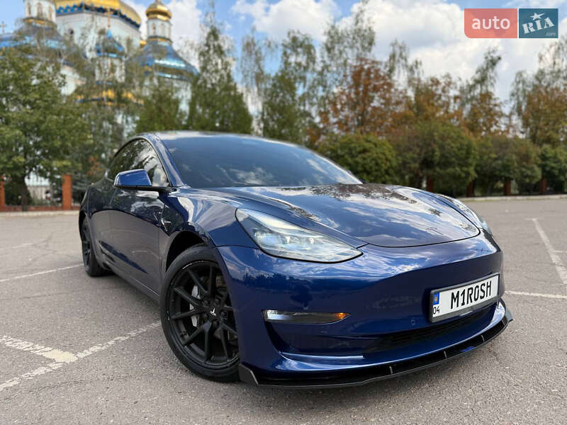 Седан Tesla Model 3 2021 в Кривом Роге