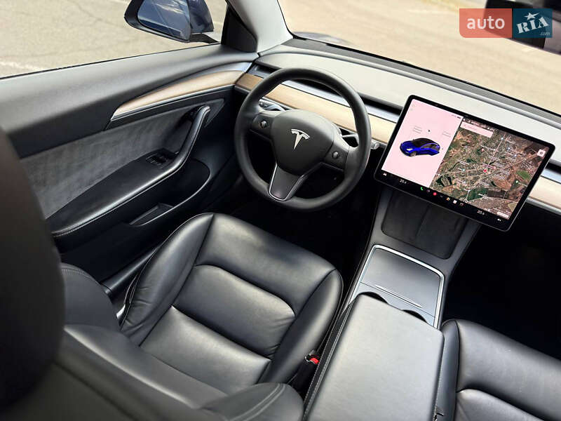 Седан Tesla Model 3 2021 в Кривом Роге