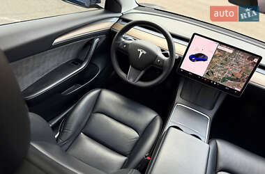 Седан Tesla Model 3 2021 в 