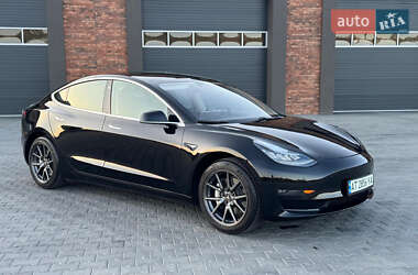 Седан Tesla Model 3 2019 в 