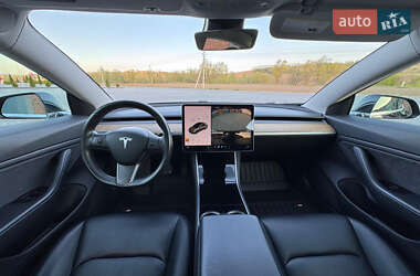 Седан Tesla Model 3 2019 в 
